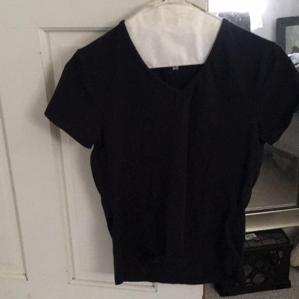 black t shirt